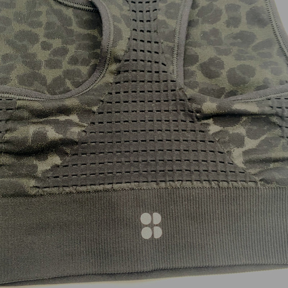 Sweaty Betty Stamina Sports Bra Grey Leopard Black Camouflage Size XS NWT - Picture 11 of 11